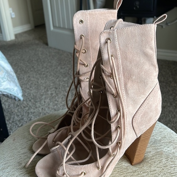 Lulus lace up stacked heel ankle booties - Picture 3 of 10